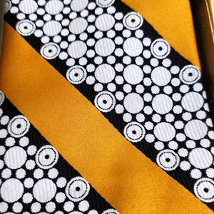 VINTAGE VELDUCCI TERYLENE NECKTIE BLACK WHITE CIRCLE STRIPE GOLD BOXED NOS